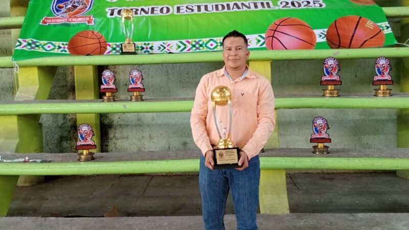 🏆GALARDONAN AL COACH LUIS HURTADO POR TRAYECTORIA DEPORTIVA🏀