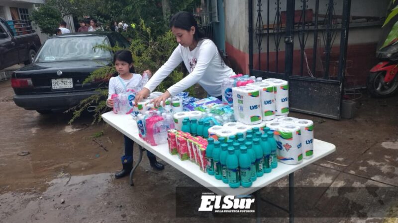 📌Niñas usan sus ahorros para llevar esperanza a #LomaBonita