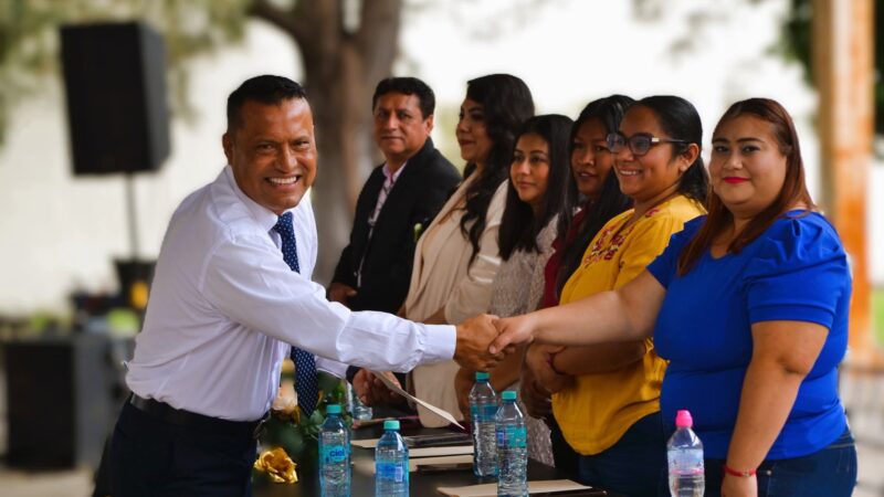 Emotiva Graduación en la Escuela Primaria Adolfo López Mateos