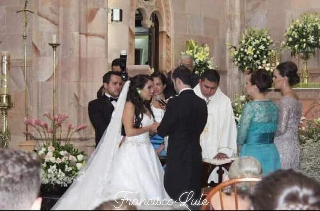 NOVIA ABOFETEA A NOVIO EN PLENA BODA EN ACÁMBARO GUANAJUATO…