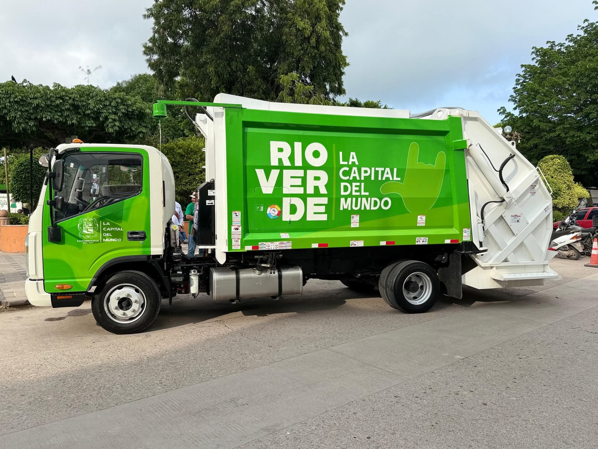 RÍOVERDE CUENTA CON DOS NUEVOS CAMIONES RECOLECTORES DE BASURA.