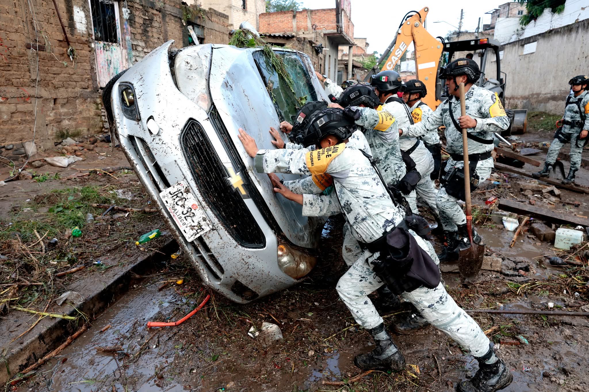 🌧️ Lluvias extremas dejan un menor sin vida y más de 140 viviendas afectadas en Zapopan