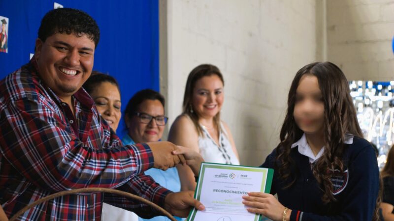🎓 Acompañan a egresados del Colegio Montessori en emotiva graduación 🎉