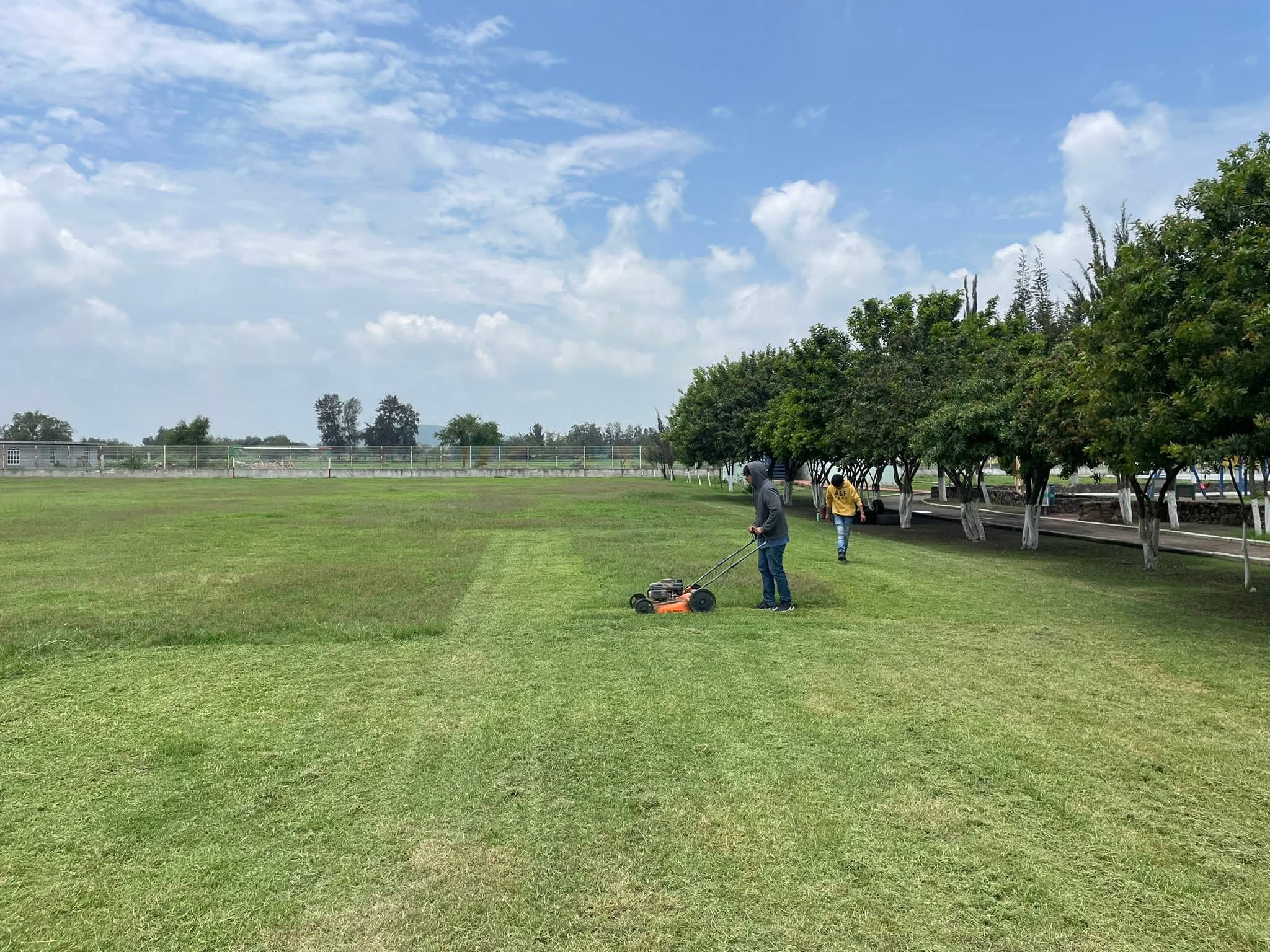 ¡Hoy Inicia la Poda del Pasto en el Campo de Fútbol “Orgullo Cardenense”!