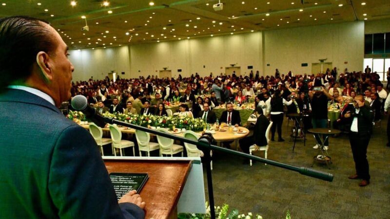 ESTADO RECONOCE A PERSONAL ADMINISTRATIVO EN LA EDUCACIÓN