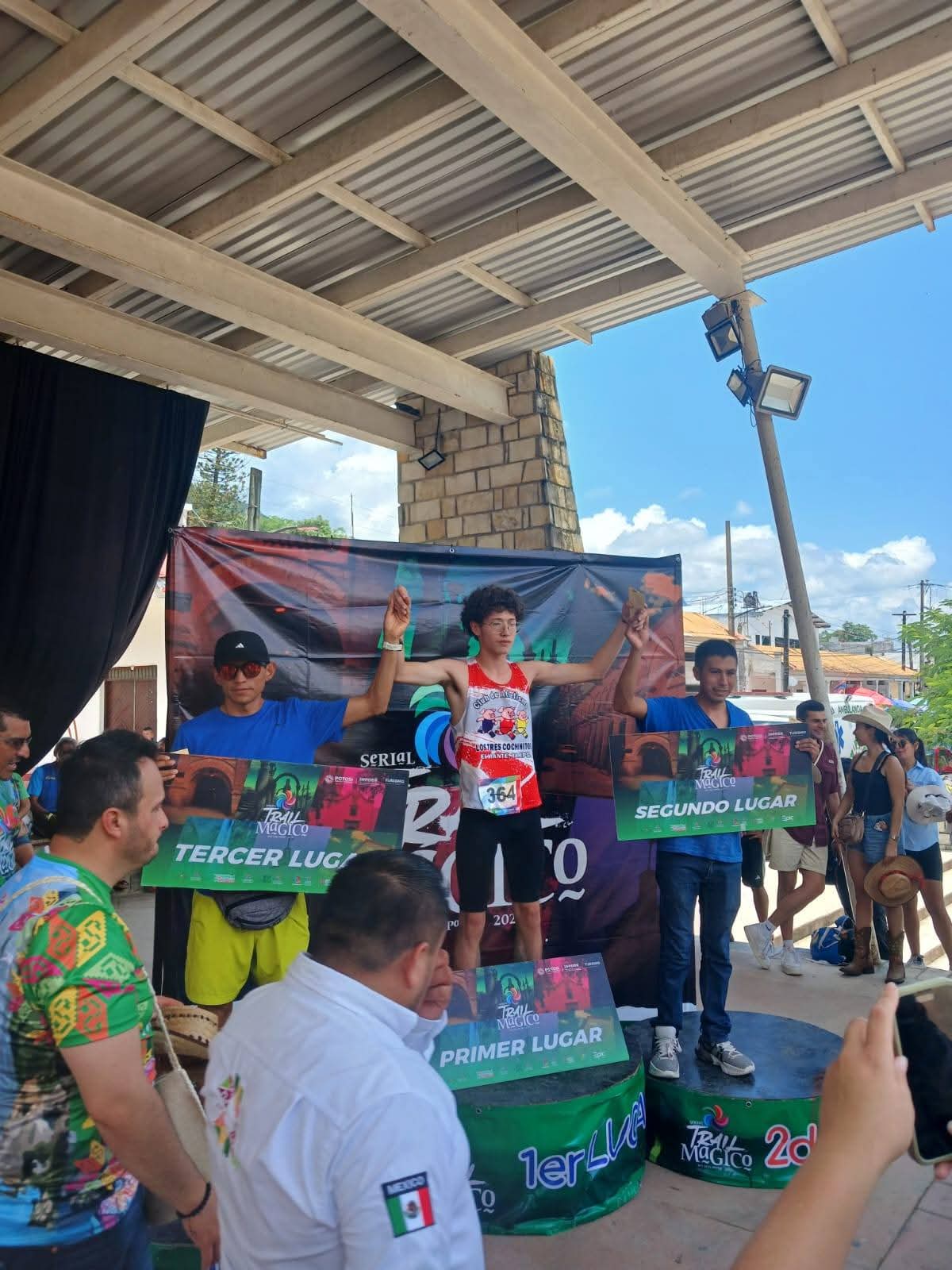 ¡Hermanos Ponciano Conquistan el Podio en el Trail Mágico Aquismón 2025!