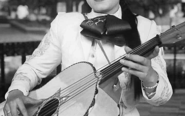 Zaira Landaverde, la mujer mariachi que murió atropellada por un niño, tenía un gran amor por la música y los animales.🕊️