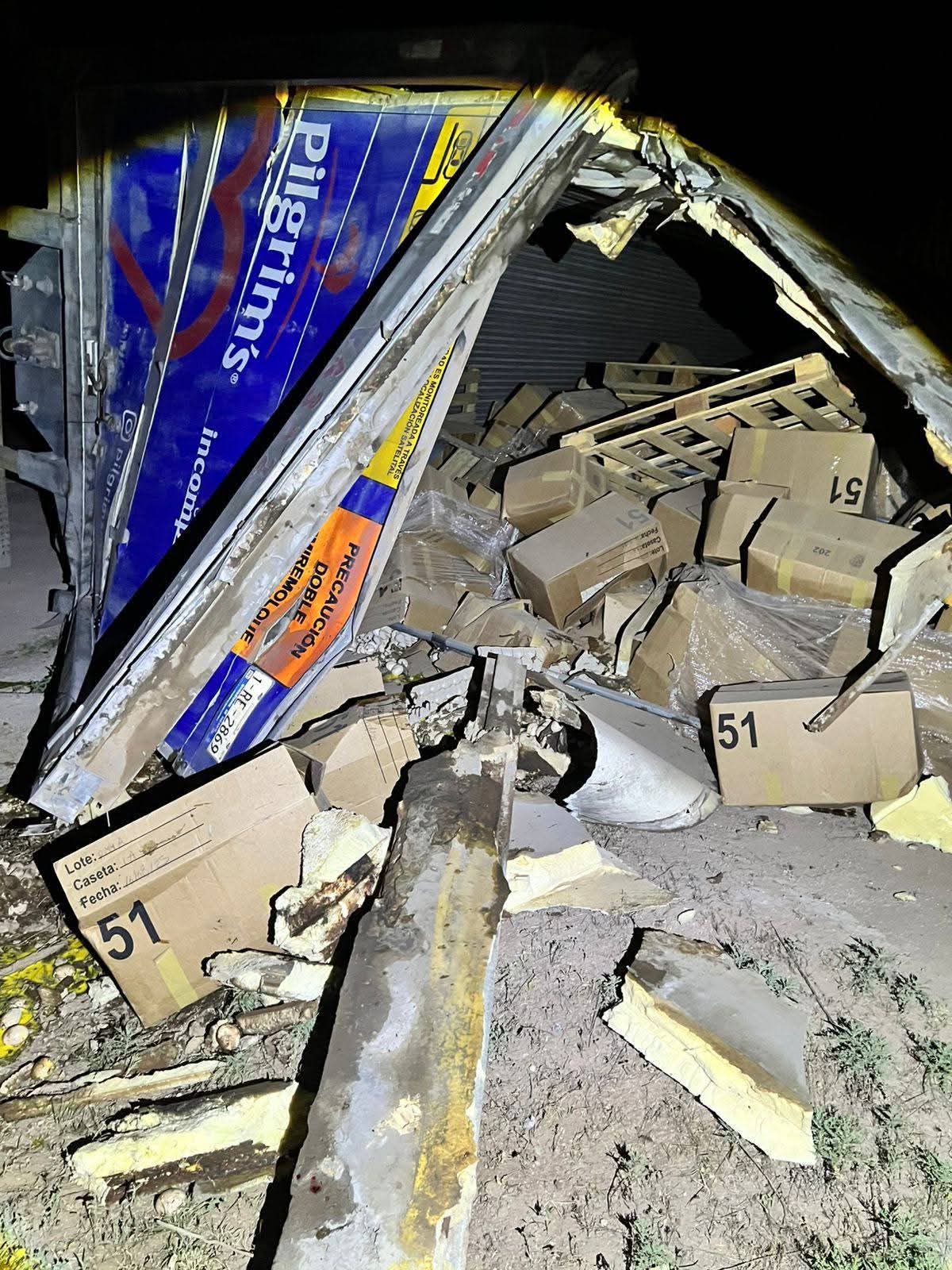 Trailer volcó!!🚛