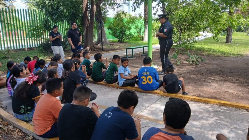 Policía de Rioverde concientiza sobre el cuidado de las mascotas.