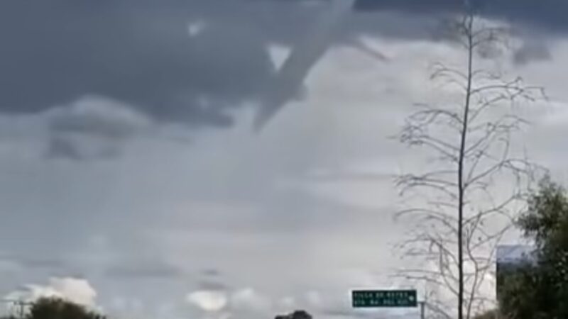 Se forma Tornado en la capital potosina, por el rumbo de la Delegación de La  Pila.