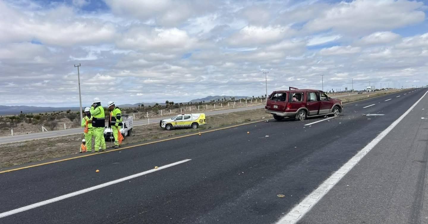 🚨🕊️ #SLP | TRAGEDIA EN CARRETERA: MUEREN TRES MENORES POTOSINOS EN VOLCADURA 😢💔