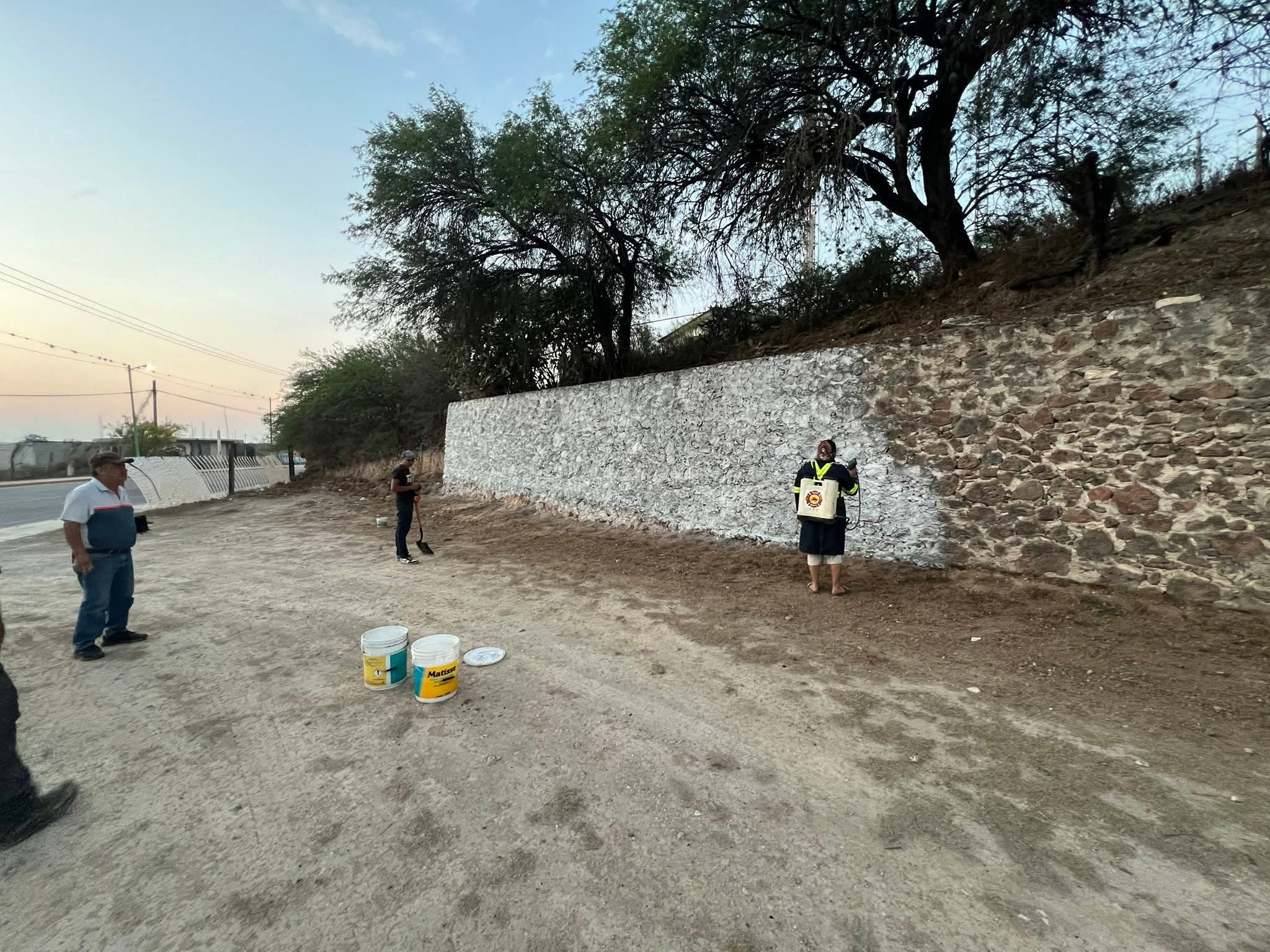 Cuerpo de Bomberos Voluntarios de Cárdenas renueva su imagen: Realizan labores de mantenimiento integral