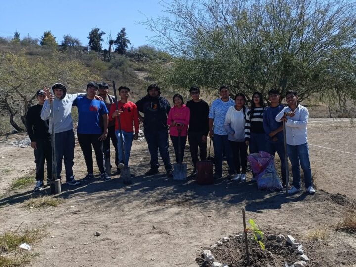 UICSLP -¡Manos a la obra por nuestro planeta! 🌳⚾¡Manos a la obra por nuestro planeta! 🌳⚾