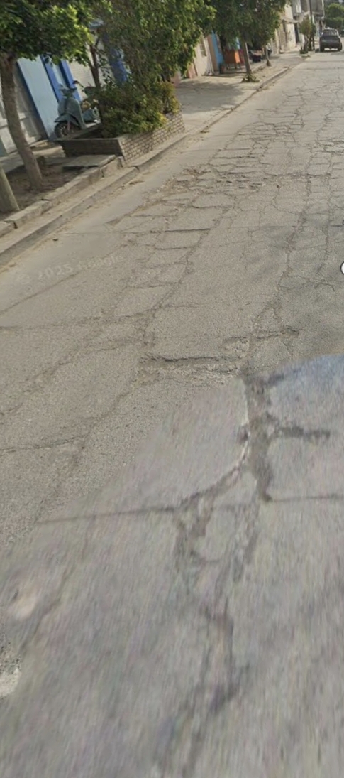 🚧 En el abandono: Calle principal de Cárdenas, un calvario para conductores