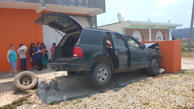 ÚLTIMO MOMENTO: Accidente en la Carretera Cárdenas-Rayón deja un lesionado.
